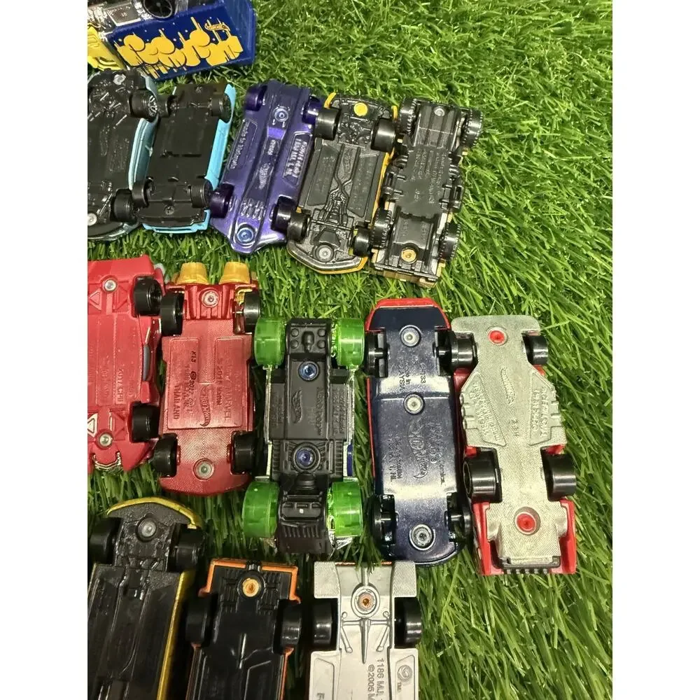 Large Lot of 40+ Diecast Toy Cars Trucks Vans Mixed Hot Wheels Matchbox Vehicles